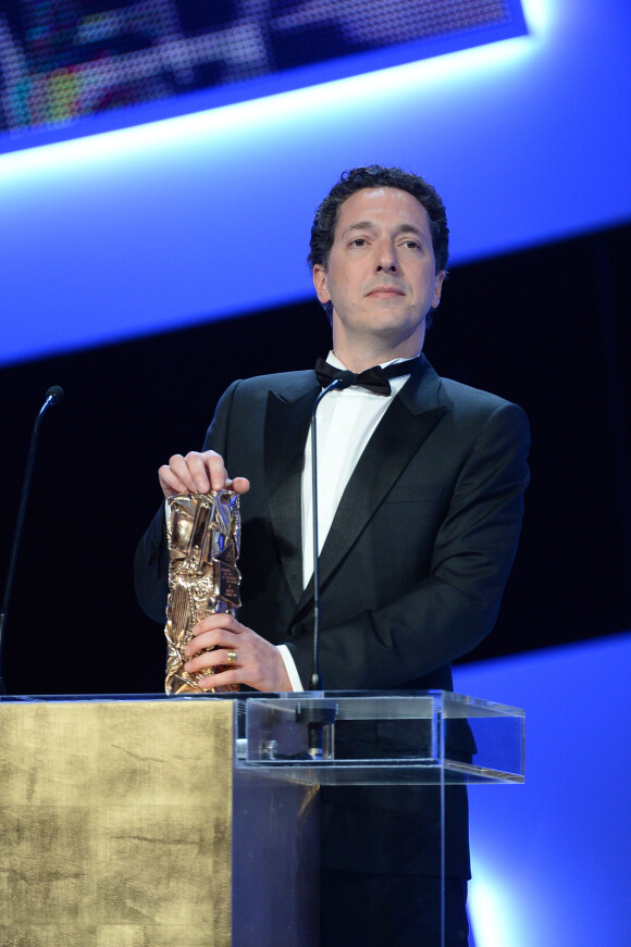 Guillaume Gallienne empile les trophées avec 5 prix pendant la 39e cérémonie des César, à Paris, le 28 février 2014.