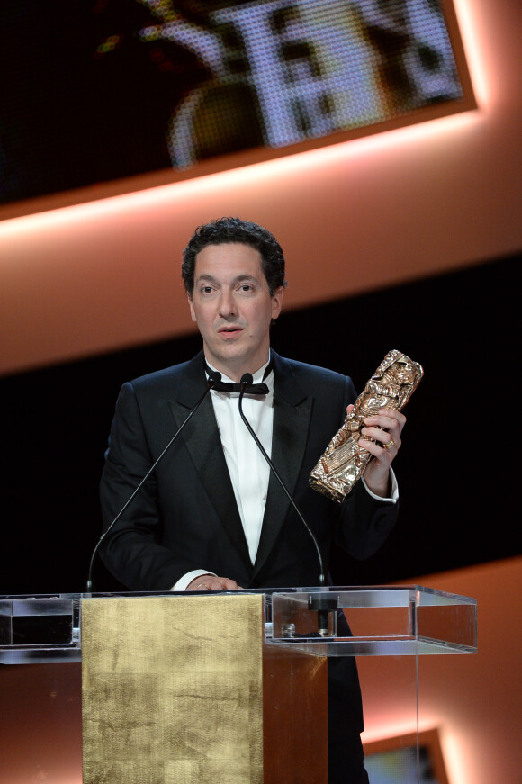 Guillaume Gallienne, meilleur acteur et meilleur film, empile les trophées avec 5 prix pendant la 39e cérémonie des César, à Paris, le 28 février 2014.