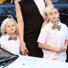 Zuma et Kingston Rossdale (7 et 5 ans), de sortie avec leur mère Gwen Stefani à Los Angeles. Le 24 décembre 2013.