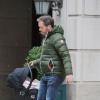 Chris O'Neill, mari de la princesse madeleine de Suède, à New York le 27 février 2014 lors de la première visite de leur fille la princesse Leonore chez le pédiatre, sept jours après sa naissance.