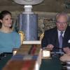 Le roi Carl XVI Gustaf de Suède convoquait le 26 février 2014, en présence de sa fille la princesse héritière Victoria, le Conseil des ministres pour divulguer les prénoms et le titre de la princesse Leonore, fille de la princesse Madeleine et de Chris O'Neill. 