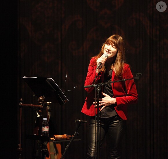 Exclusif - Carla Bruni en concert au Palais des festivals à Cannes. Le 14 février 2014.