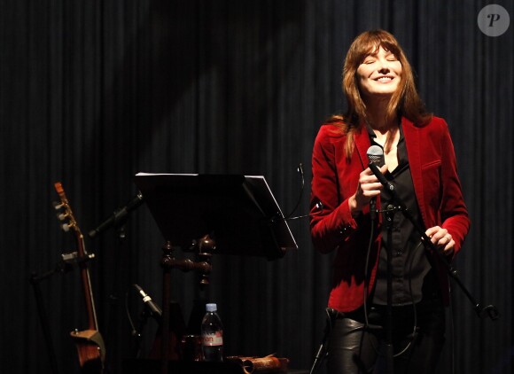 Exclusif - Carla Bruni en concert au Palais des festivals à Cannes. Le 14 février 2014.