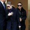 Ashley et Mary-Kate Olsen quittent Le Bristol à Paris, le 5 mars 2014.
