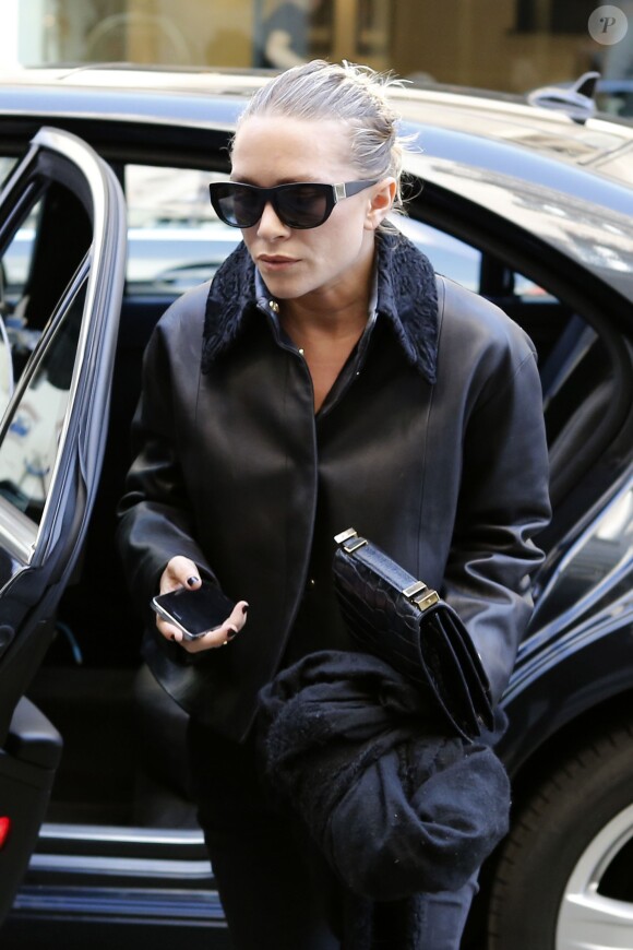 Mary-Kate Olsen, de retour au Bristol. Paris, le 6 mars 2014.