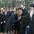  Elena d'Espagne prenait part le 6 mars 2014, à la nécropole royale du domaine Tatoï au nord d'Athènes, à une cérémonie commémorant les 50 ans de la mort de son grand-père le roi Paul Ier de Grèce. 