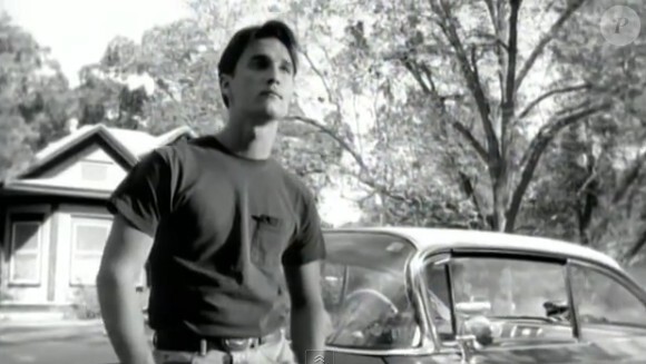 Matthew McConaughey dans le clip du morceau Walk Away Joe, de Trisha Yearwood, en 1992.