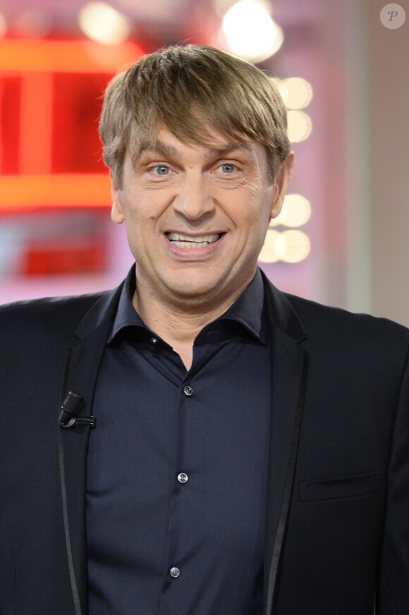 Didier Gustin lors de l'enregistrement de l'émission "Vivement dimanche" à Paris le 5 mars 2014.