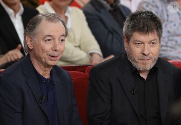Philippe Chevallier et Régis Laspalès lors de l'enregistrement de l'émission "Vivement dimanche" à Paris le 5 mars 2014.s