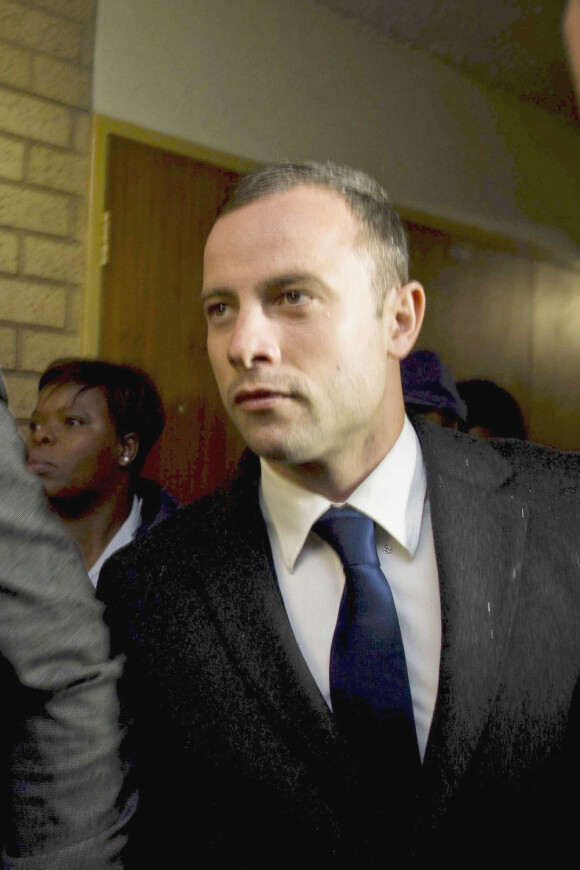 Oscar Pistorius lors de son deuxième jour de procès à Pretoria où il doit répondre du meurtre de Reeva Steenkamp, le 4 mars 2014