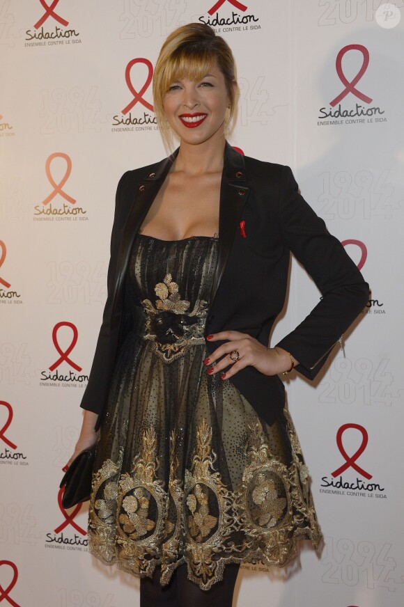 Eléonore Boccara (habillée en Christophe Guillarmé) lors de la soirée de lancement de la campagne 2014 du Sidaction au Musée du Quai Branly à Paris, le 10 mars 2014.