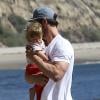 Chris Hemsworth emmène sa fille India, à la plage à Malibu, le 13 mars 2014.