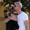 Eric Dane et Rebecca Gayheart amoureux dans les rues de Los Angeles, le 12 mars 2014.
