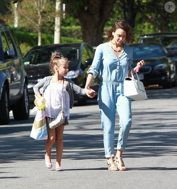 Jessica Alba accompagne son adorable fille Honor Marie Warren à une fête d'anniversaire à Los Angeles, le 15 mars 2014.