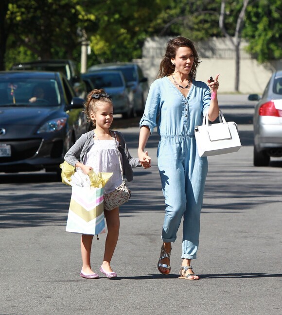 Jessica Alba accompagne sa fille Honor Marie Warren (son mini-moi) à une fête d'anniversaire à Los Angeles, le 15 mars 2014.