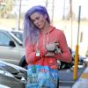 Exclusif - Ireland Baldwin, les cheveux violets et de nouveau célibataire, se rend à son cours de gym à Tarzana, le 6 mars 2014.