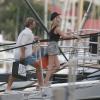 Kate Moss se promène sur le port de à Saint-Barthélemy le 15 mars 2014.