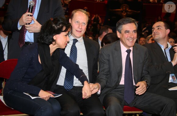 Rachida Dati, Philippe Goujon, François Fillon, Didier Berthault lors du dernier grand meeting de campagne de Nathalie Kosciusko-Morizet pour les municipales à Paris le 19 mars 2014.