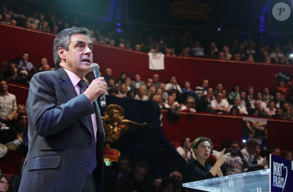François Fillon lors du dernier grand meeting de campagne de Nathalie Kosciusko-Morizet pour les municipales à Paris le 19 mars 2014.
