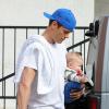 Josh Duhamel avec son fils Axl à Brentwood, le 20 mars 2014.