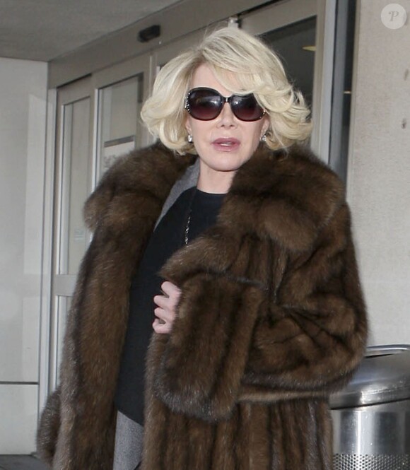 Joan Rivers à l'aéroport de Los Angeles. Le 22 fevrier 2013.