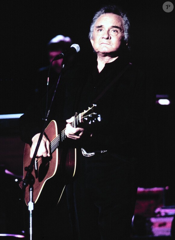 Johnny Cash en concert au Shoreline Amphitheater à Mountain View dans la baie de San Francisco, le 31 mai 1995. 