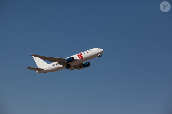 L'avion des Rolling Stones quitte l'aéroport de Perth en Australie, le 20 mars 2014