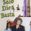 La reine Sofia d'Espagne visite le projet social de l'emplacement futur de l'ONG "Carmélites" lors de sa visite officielle au Guatemala le 18 mars 2014.