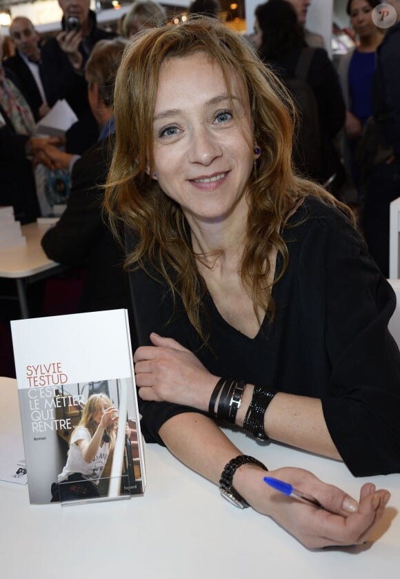 Sylvie Testud à la 34e édition du Salon du Livre à Paris, Porte de Versailles, le 22 mars 2014.