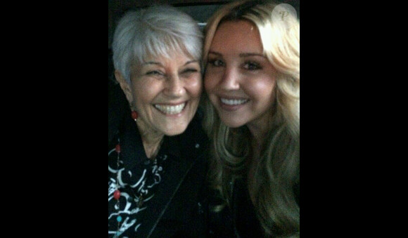 Amanda Bynes en pleine forme avec sa mère, le 21 mars 2014.