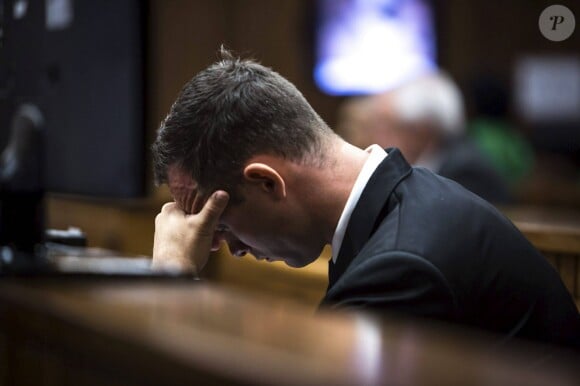 Oscar Pistorius , lors de son procès pour le meurtre de Reeva Steenkamp, le 17 mars 2014 à Preotira