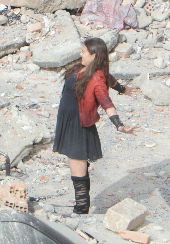 Elizabeth Olsen (Wanda Maximoff/Scarlett Witch) sur le tournage d'Avengers 2 à Aoste, le 24 mars 2014.