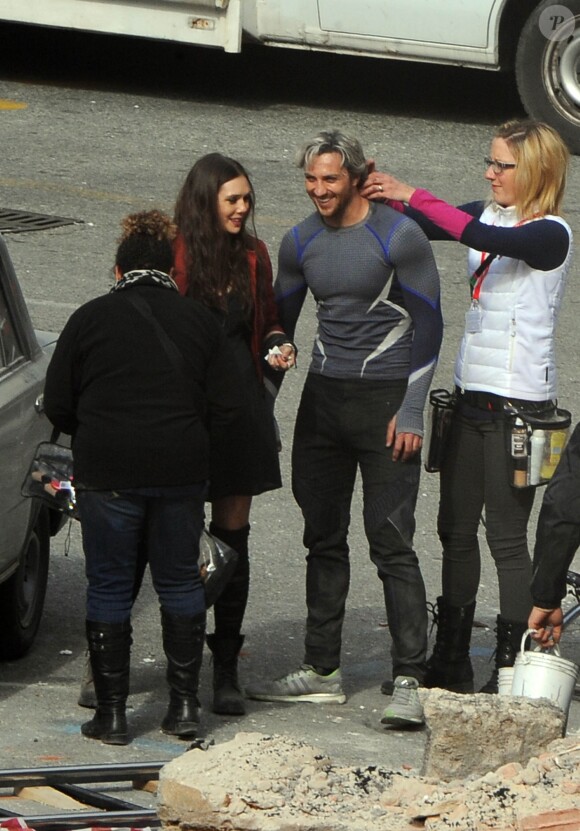 Elizabeth Olsen et Aaron Taylor-Johnson sur le tournage d'Avengers 2 à Aoste, le 24 mars 2014.