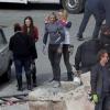 Elizabeth Olsen et Aaron Taylor-Johnson sur le tournage d'Avengers 2 à Aoste, le 24 mars 2014.