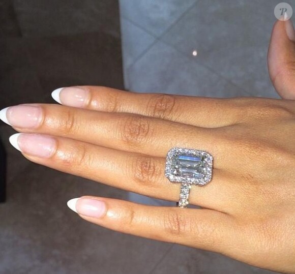 Evelyn Lozada, l'ex-de Chad Johnson, a dévoilé sa bague de fiançailles sur Instagram, le 25 décembre 2013.