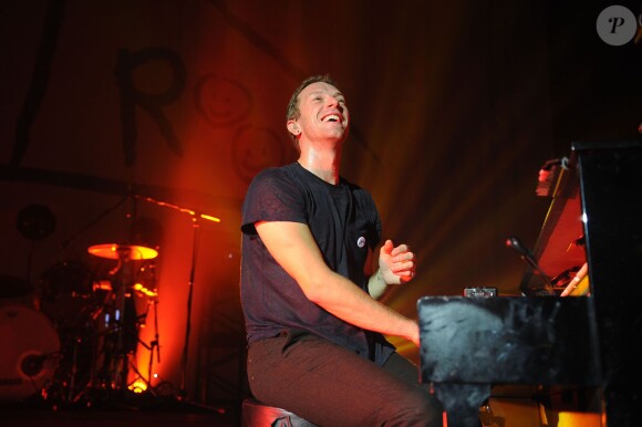 Chris Martin et Coldplay au concert de charité "Under 1 Roof" au Eventim Apollo à Londres, le 19 décembre 2013.