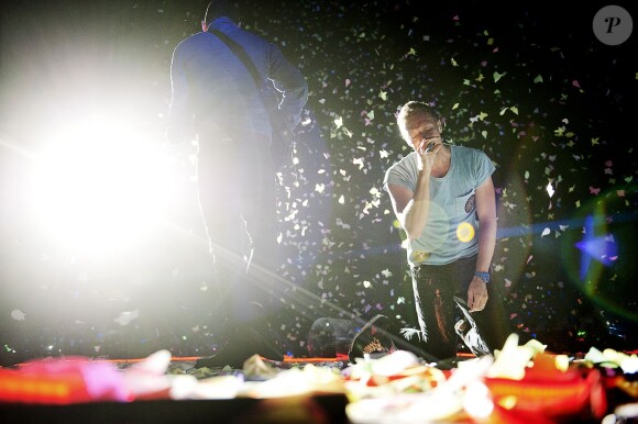 Chris Martin et Coldplay en concert à Stockholm, le 30 août 2012.