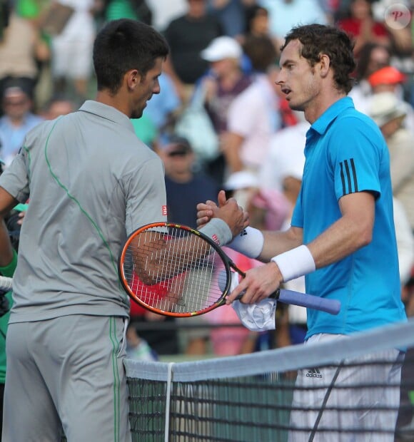 Novak Djokovic et Andy Murray après leur quart de finale au Masters 1000 de Key Biscayne à Miami, le 26 mars 2014