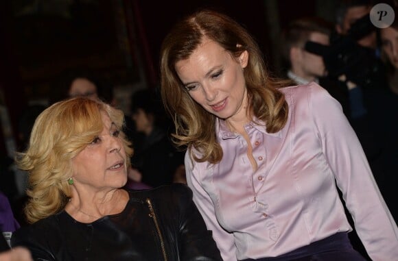 Nicoletta et Valérie Trierweiler lors du gala de clôture du Don'actions du Secours Populaire au Musée des Arts Forains à Paris, le 28 mars 2014