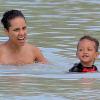 Exclusif - Alicia Keys en famille avec son fils Egypt sur une plage de St Barth le 21 mars 2014