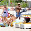 Exclusif -  Alicia Keys en famille sur une plage de St Barth le 21 mars 2014