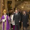 Le roi Juan Carlos et le reine Sofia d'Espagne sortant après les obsèques d'Etat de l'ancien chef du gouvernement espagnol Adolfo Suarez en la cathédrale de La Almudena à Madrid, le 31 mars 2014.