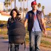Exclusif - Jennifer Love Hewitt et son mari Brian Hallisay se promènent avec leur fille Autumn James à Santa Monica, le 16 janvier 2014. 
