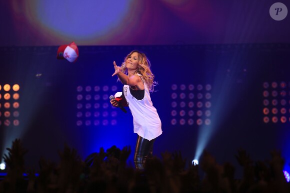 La chanteuse Vitaa - Spectacle "Une nuit à Makala" au Zénith de Lille, le 31 mars 2014, organisé par le joueur de football Rio Mavuba au profit de l'Association "Les Orphelins de Makala".