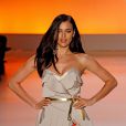 Irina Shayk défile pour la marque Triton lors de la Fashion Week de São Paulo. Le 1er avril 2014.