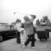 Mickey Rooney faisant du golf à Londres (photo d'archives)