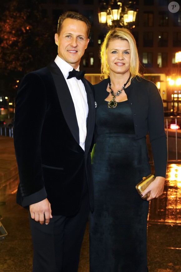 Michael Schumacher et sa femme Corinna à Francfort le 10 novembre 2012 lors d'un gala de la presse sportive allemande.