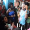 Ayem partage un moment avec des enfants orphelins au Gabon