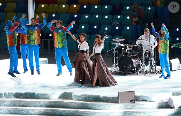 Le duo t.A.T.u - Cérémonie d'ouverture des Jeux Olympiques de Stochi, le 7 février 2014.