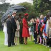Kate Middleton et le prince William lors des cérémonies de bienvenue pour leur visite, le 7 avril 2014, à la Maison du gouvernement de Wellington, en Nouvelle-Zélande.